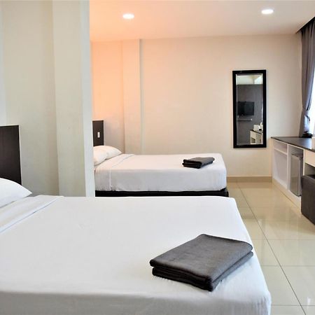 Desaru, Bayu Balau Beach Resort Bandar Penawar 外观 照片